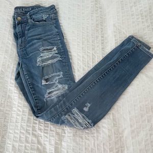 American Eagle Outfitters distressed jegging - size 4L